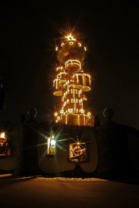 Hundertwasserturm_Weihnachten_IMGP2380_2 Kopie.jpg - Kuchlbauer's Hundertwasserturm, Abensberg zur Weihnachtszeit
